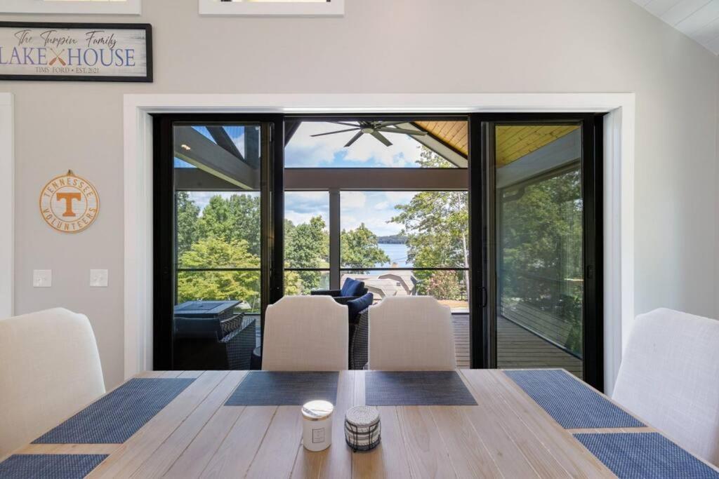 New Home, Dock, Kayaks, Game Room, Water Views Winchester Exterior photo