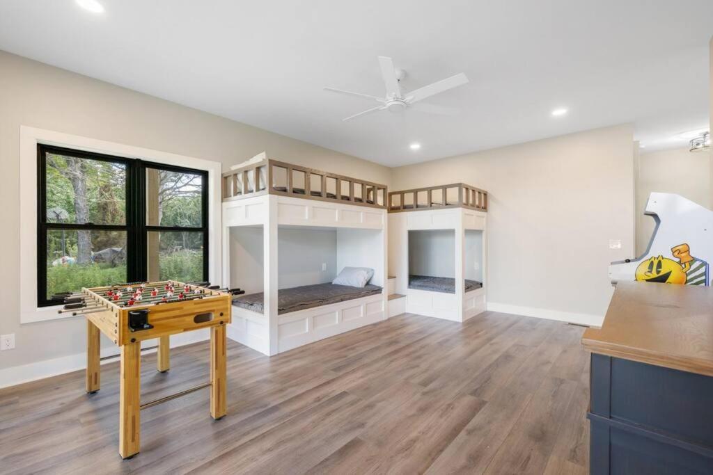 New Home, Dock, Kayaks, Game Room, Water Views Winchester Exterior photo