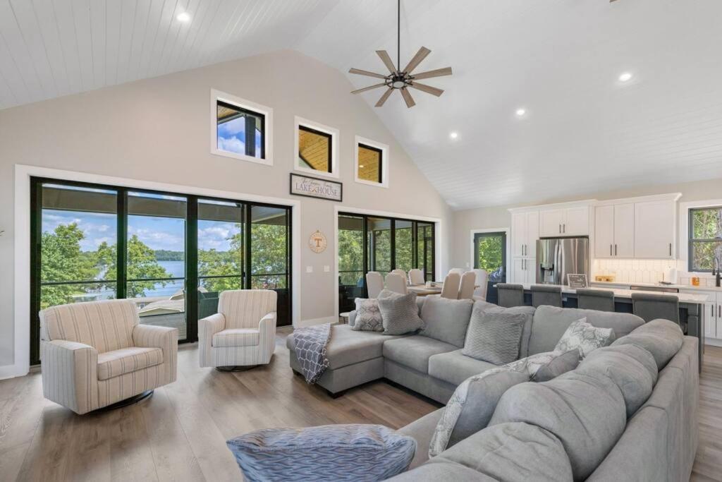 New Home, Dock, Kayaks, Game Room, Water Views Winchester Exterior photo